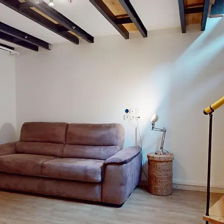 Le Roesselmann 1 Parking Apartman